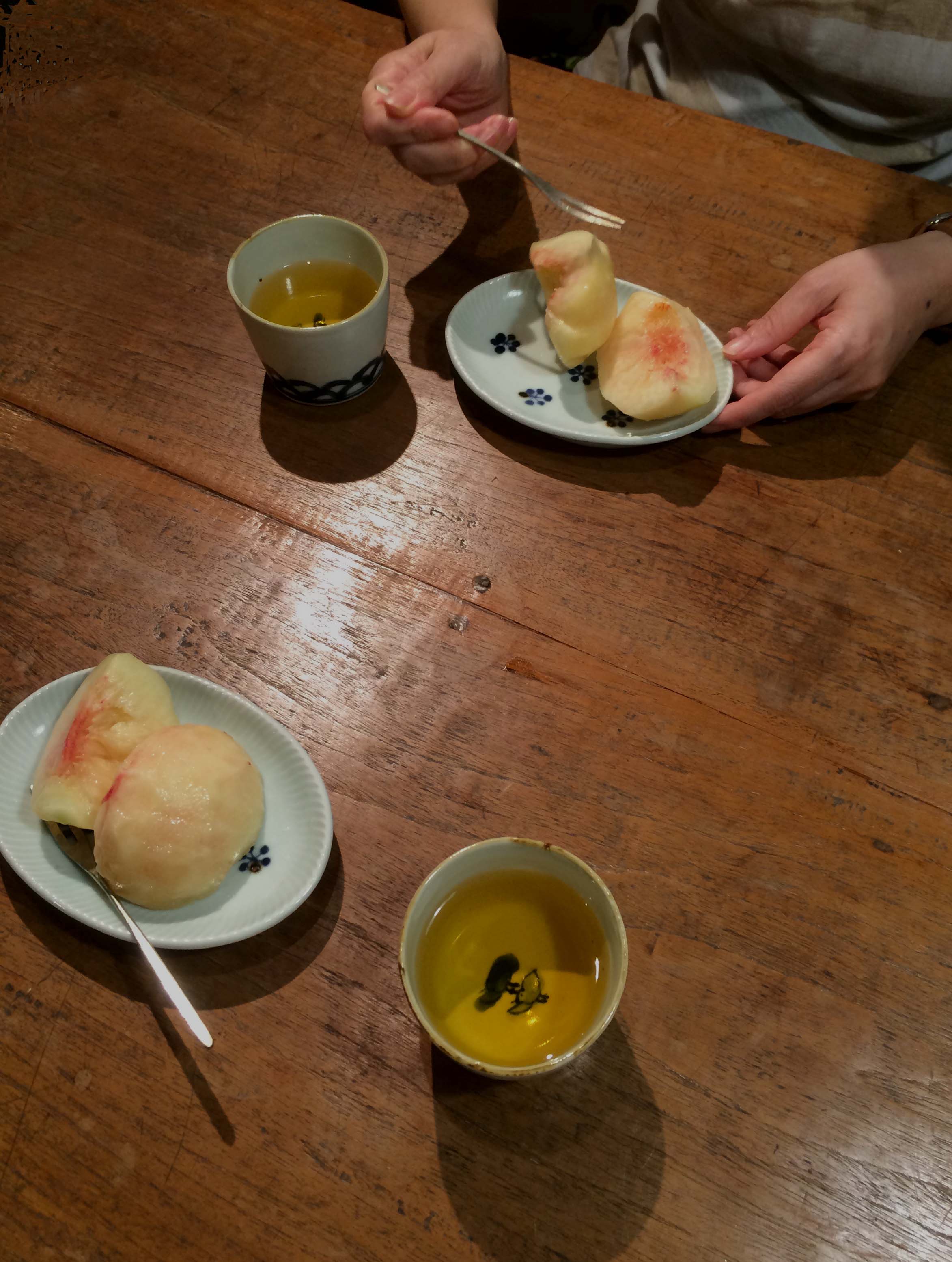 青と白の器で_b0206421_17441364.jpg