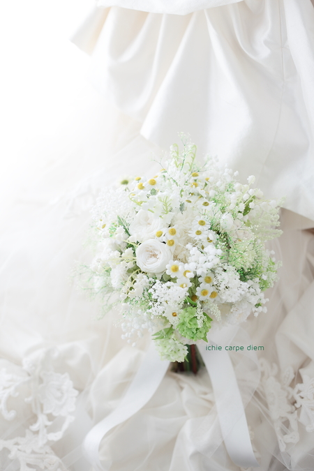 新郎新婦様からのメール　アフィーテ目黒の花嫁様より　すずらんをいれてクラッチブーケ風の仕立てで_a0042928_12441564.jpg
