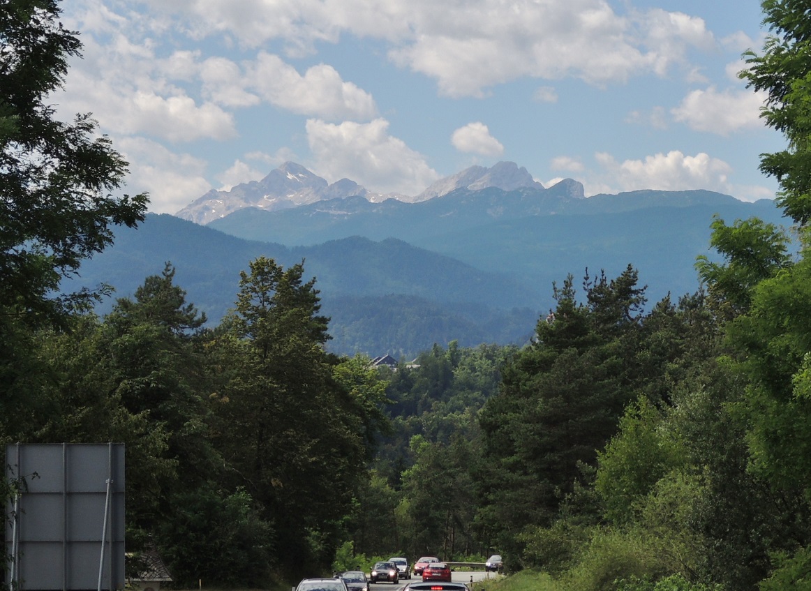 トリグラフ山　③下山編　（スロベニア）_a0286351_1172455.jpg