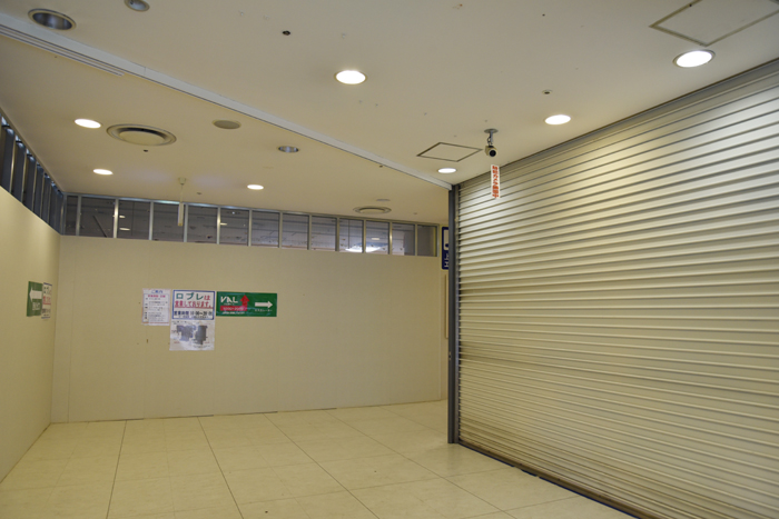 シャッター商店街ならぬシャッター駅ビル!営業中なのにほとんど店なし。栃木小山駅ビルロブレがヤバい!_e0171573_21213580.jpg