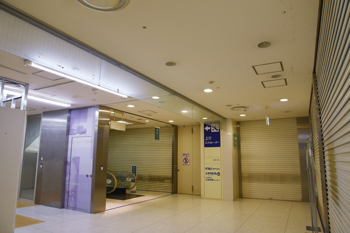 シャッター商店街ならぬシャッター駅ビル!営業中なのにほとんど店なし。栃木小山駅ビルロブレがヤバい!_e0171573_21283131.jpg