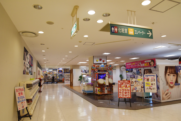 シャッター商店街ならぬシャッター駅ビル!営業中なのにほとんど店なし。栃木小山駅ビルロブレがヤバい!_e0171573_21285658.jpg