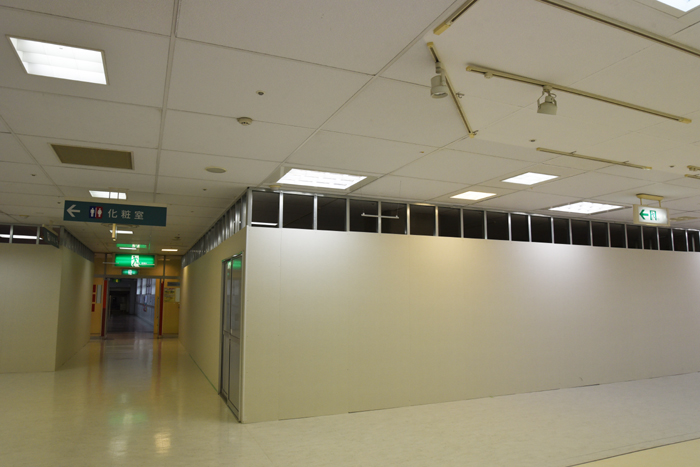 シャッター商店街ならぬシャッター駅ビル!営業中なのにほとんど店なし。栃木小山駅ビルロブレがヤバい!_e0171573_21293187.jpg