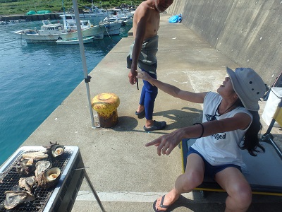 長崎の海で大きなサザエ_d0195183_1345958.jpg
