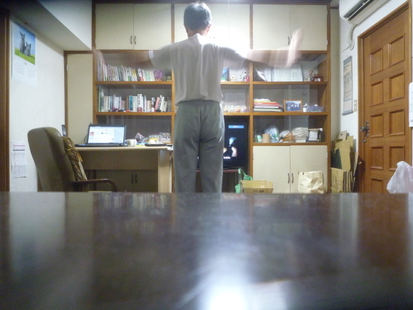 飛ぶ動作_b0217741_16060893.jpg