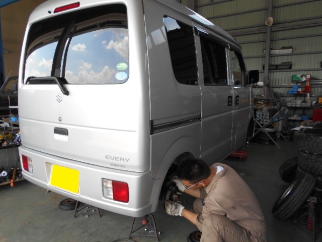 JB23ジムニー&DA64V エブリイ 車検整備ラッシュ(^◇^)_c0213517_13290421.jpg