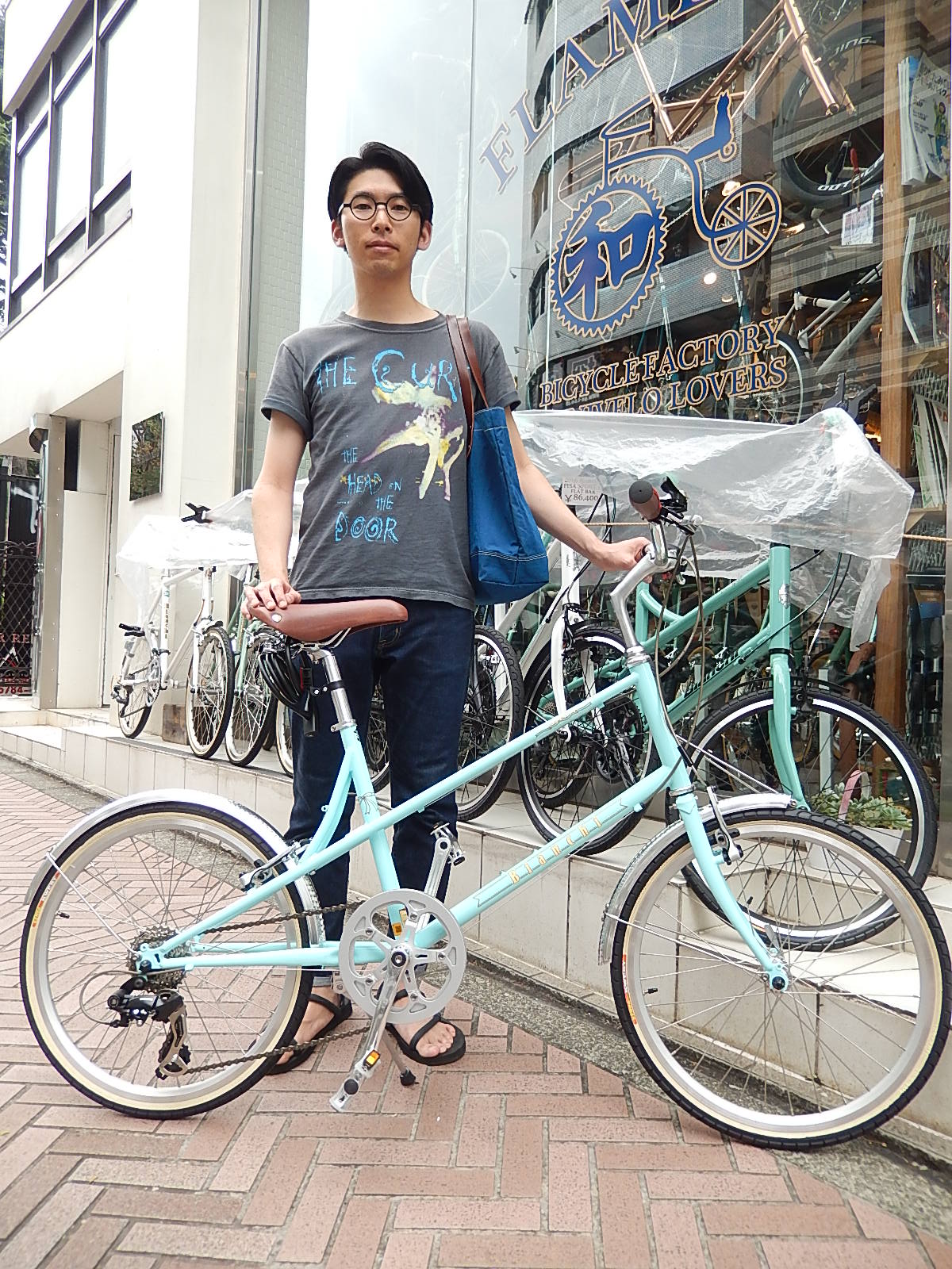 8月2日　渋谷　原宿　の自転車屋　FLAME bike前です_e0188759_1914372.jpg