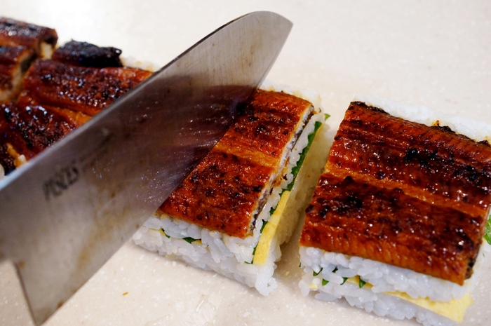 ■朝ご飯【①鰻の押し寿司（詳細レシピ付き。）／②デザート】娘夫婦のサプライズ品で作成＾＾♪_b0033423_22142520.jpg