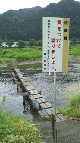 b0308627_08381565.jpg