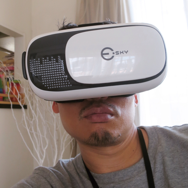 【AD】 自宅でVRや3D映像を簡単に楽しめるVRゴーグル_c0060143_10552127.jpg