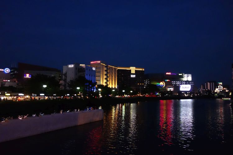 天神から、夜の中州_e0080345_1334747.jpg