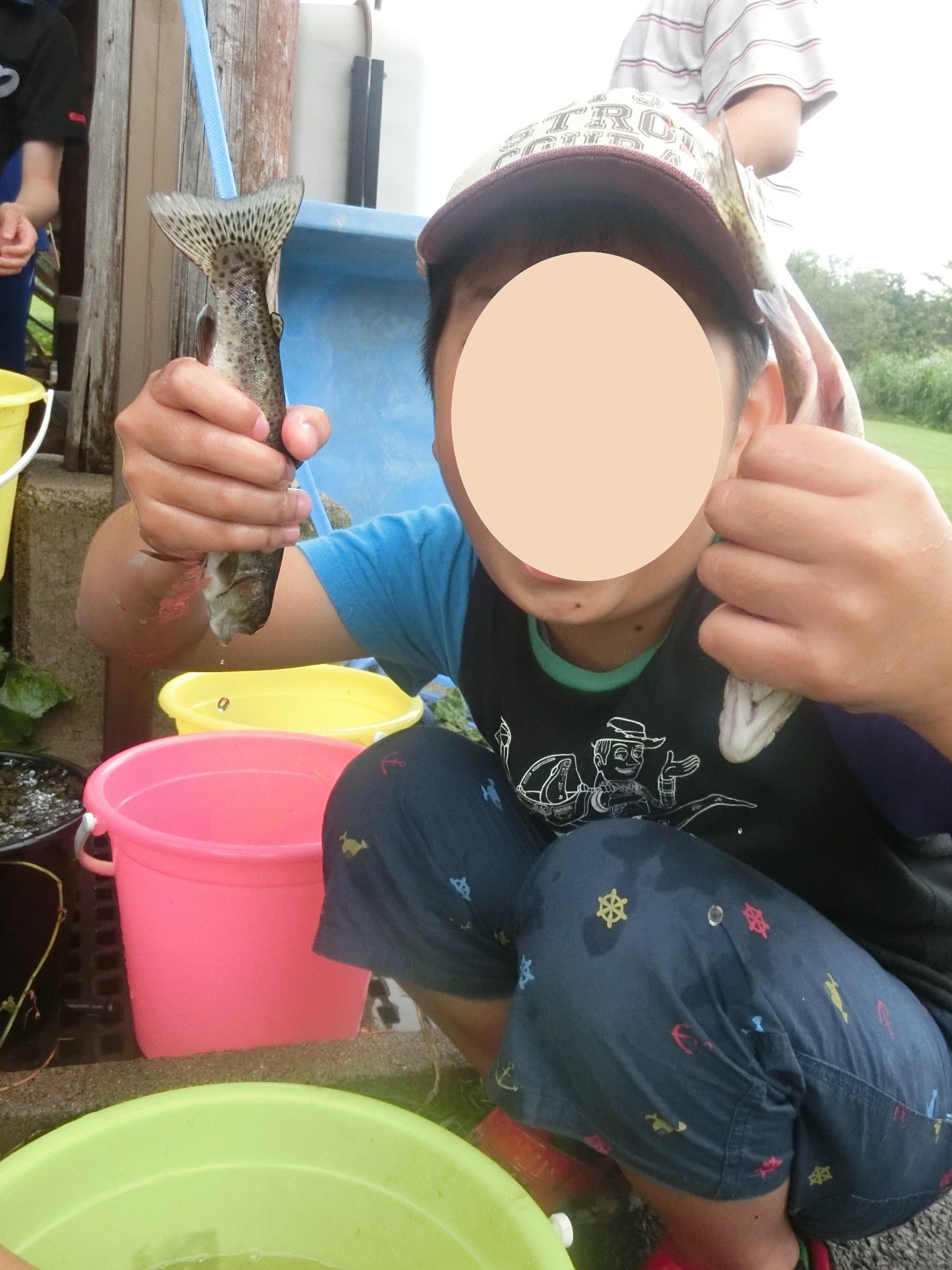 貸し切りバスで鳥海高原家族旅行村！！魚釣り、おもしろい！！！_c0342050_22313972.jpg