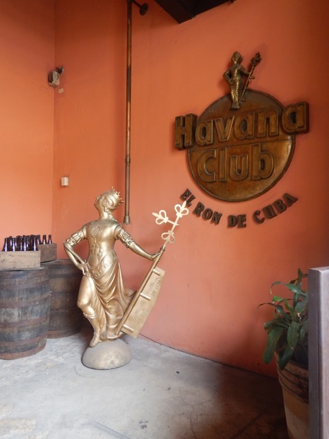 CUBA  /   HAVANA CLUB   ハバナクラブ　　　ラム酒・葉巻_b0195093_06591496.jpg