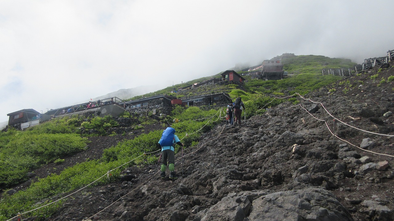 還暦富士登山 富士山ホテルに宿泊先変更_b0163804_20124099.jpg