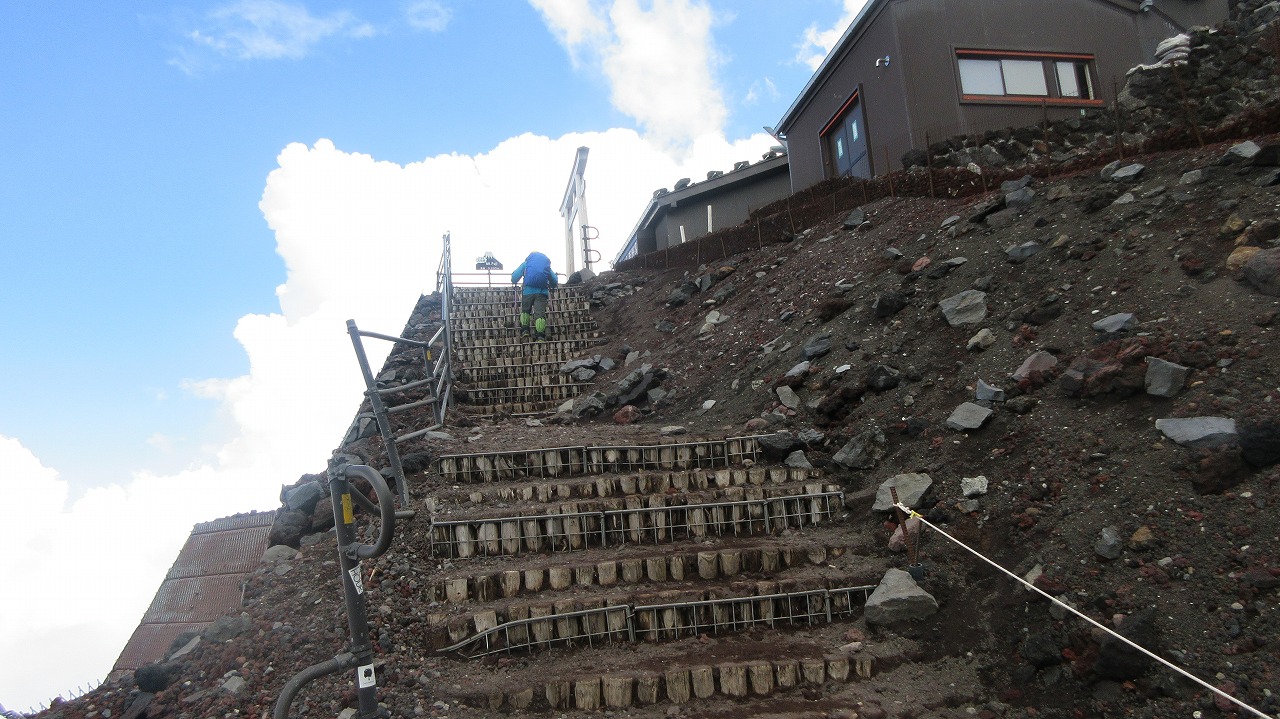 還暦富士登山 富士山ホテルに宿泊先変更_b0163804_2014443.jpg