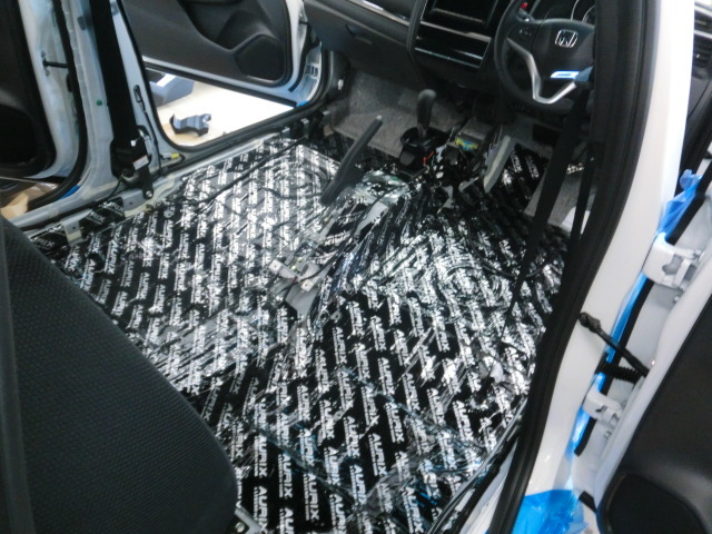 車内静音 フロアー編_c0360321_22494390.jpg