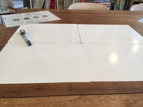 打ち合わせにぴったり！持ち運び可能なホワイドボード「バタフライボード」が良い！_a0026530_15325482.jpg
