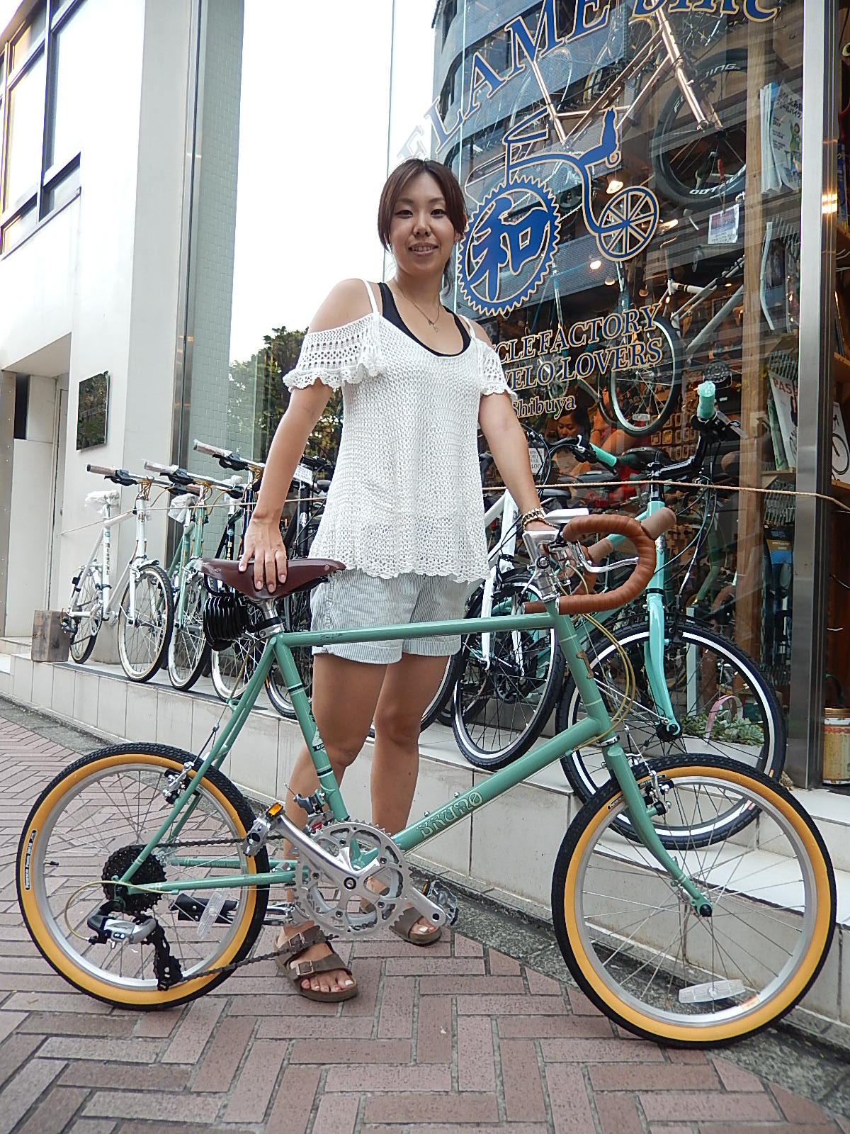 8月6日　渋谷　原宿　の自転車屋　FLAME bike前です_e0188759_17282066.jpg