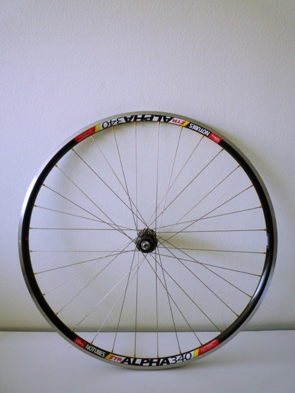 手組ホィール shimano ultegra6800/sapim laser/stans notubes α340_a0262093_15524690.jpg