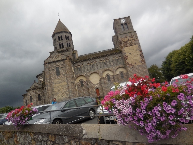 【オーヴェルニュ地方のロマネスク教会】サン・ネクテールのノートルダム教会（Notre Dame du Mont Cornadore）へ_f0329429_05484163.jpg