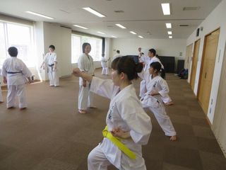 屯田教室 親子空手_c0118332_1317223.jpg