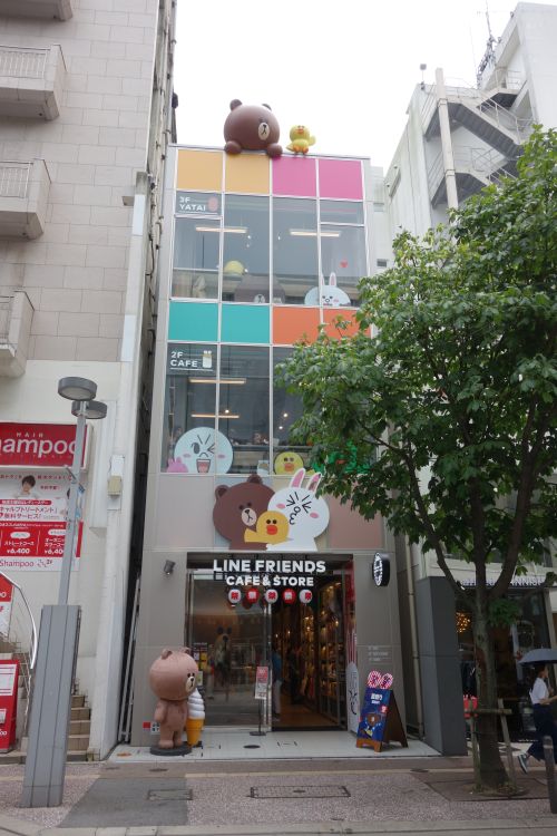 ＬＩＮＥフレンズカフェ＆ストア福岡_e0080345_159912.jpg