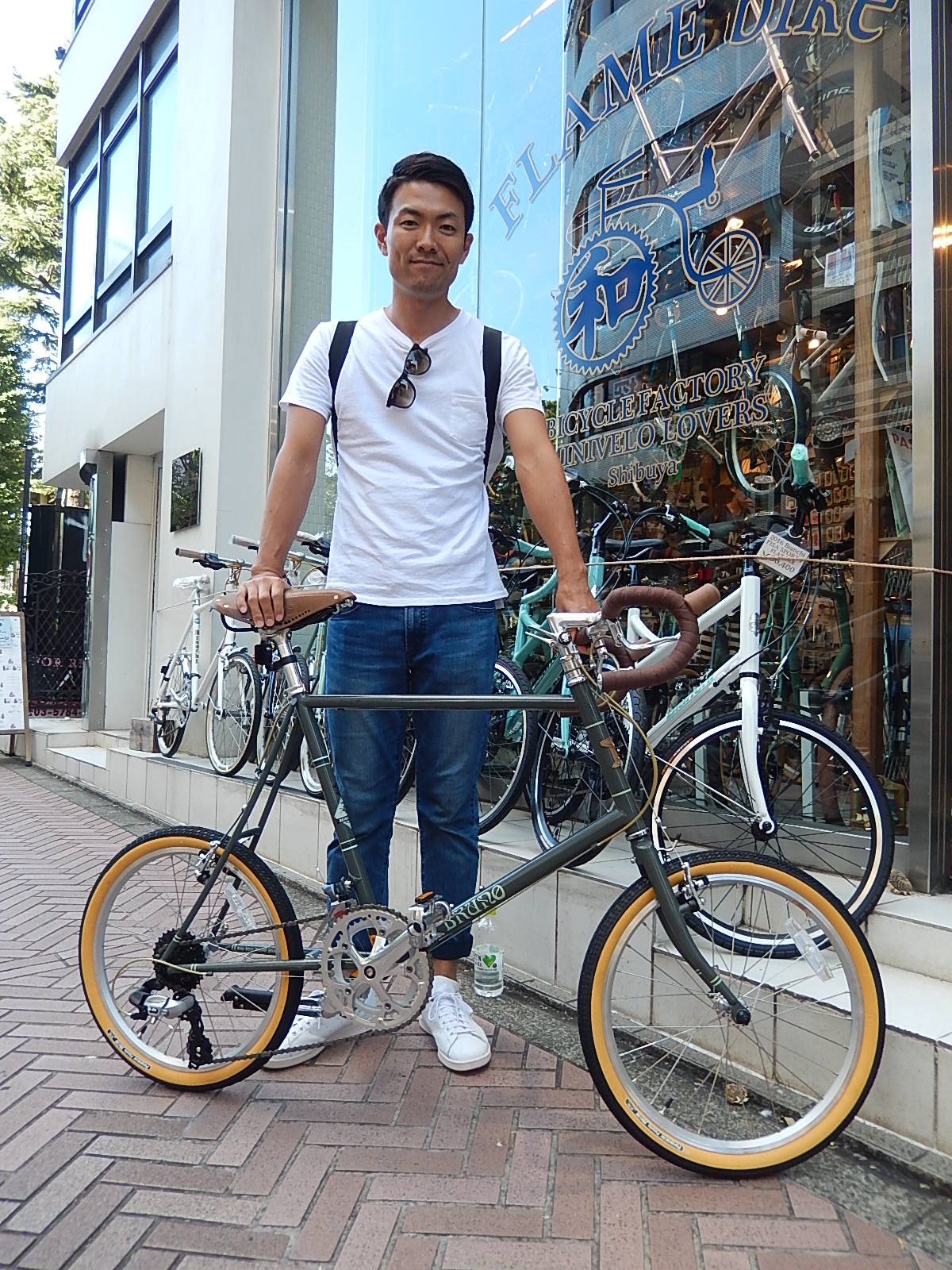 8月7日 渋谷 原宿 の自転車屋 FLAME bike前です_e0188759_18545217.jpg