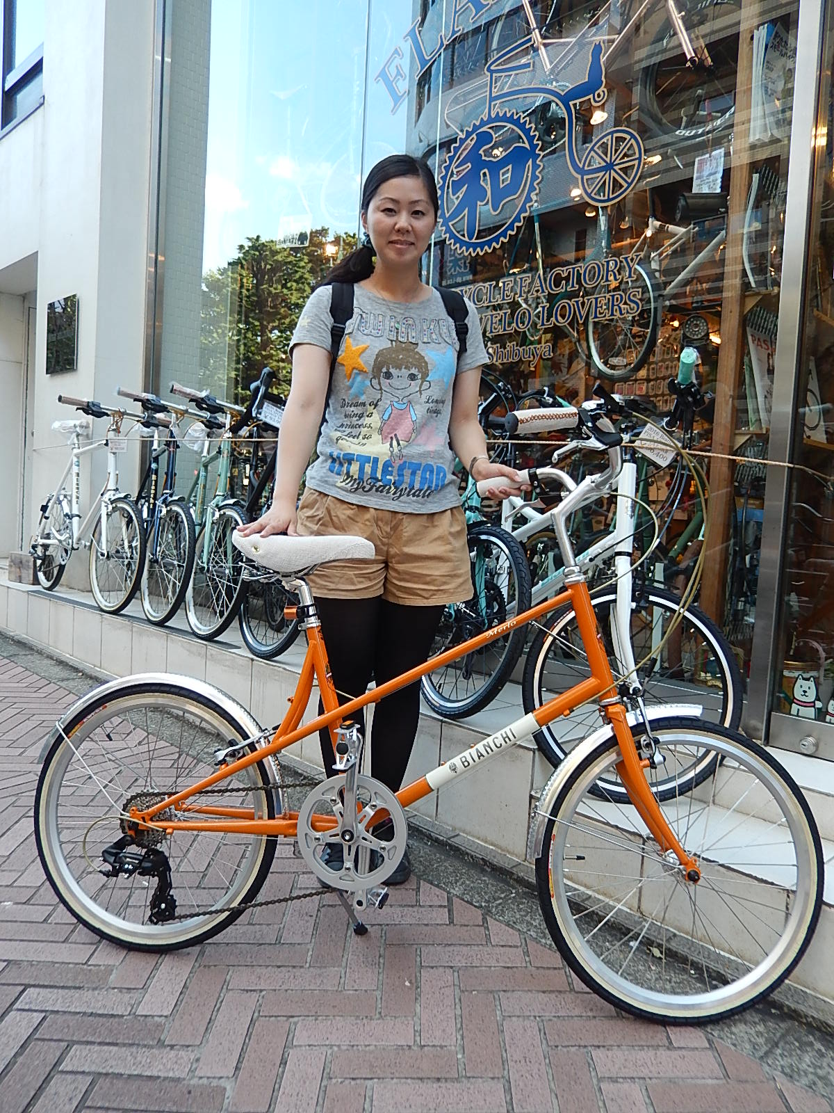 8月7日 渋谷 原宿 の自転車屋 FLAME bike前です_e0188759_1856267.jpg