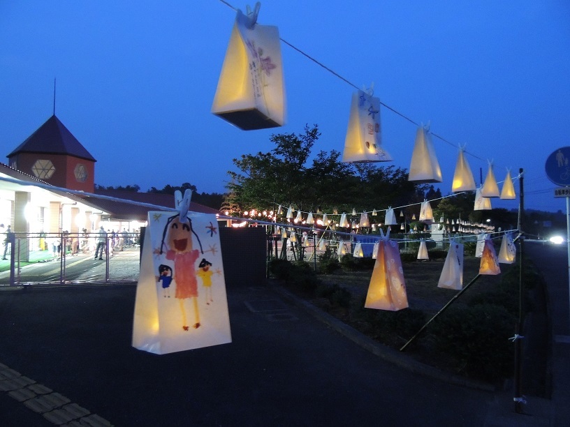 保育所の夏祭りをペーパーランタンで盛り上げる 大朝 水のふる里から 保育所の夏祭りをペーパーランタンで盛り上げる 大朝 水のふる里から
