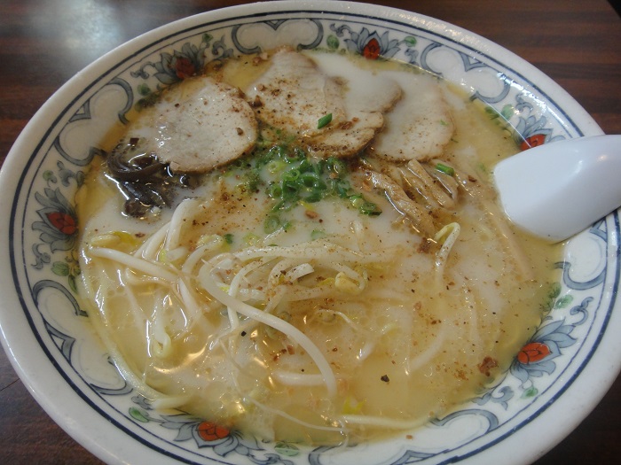 ◆こむらさきラーメン　～元祖熊本豚骨ラーメン～_f0238779_10194268.jpg