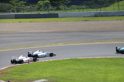 FIA-F4　第９戦、第１０戦、拓也君（山形大学工学部物質化学工学科３年）が出場・２１_c0075701_2320552.jpg