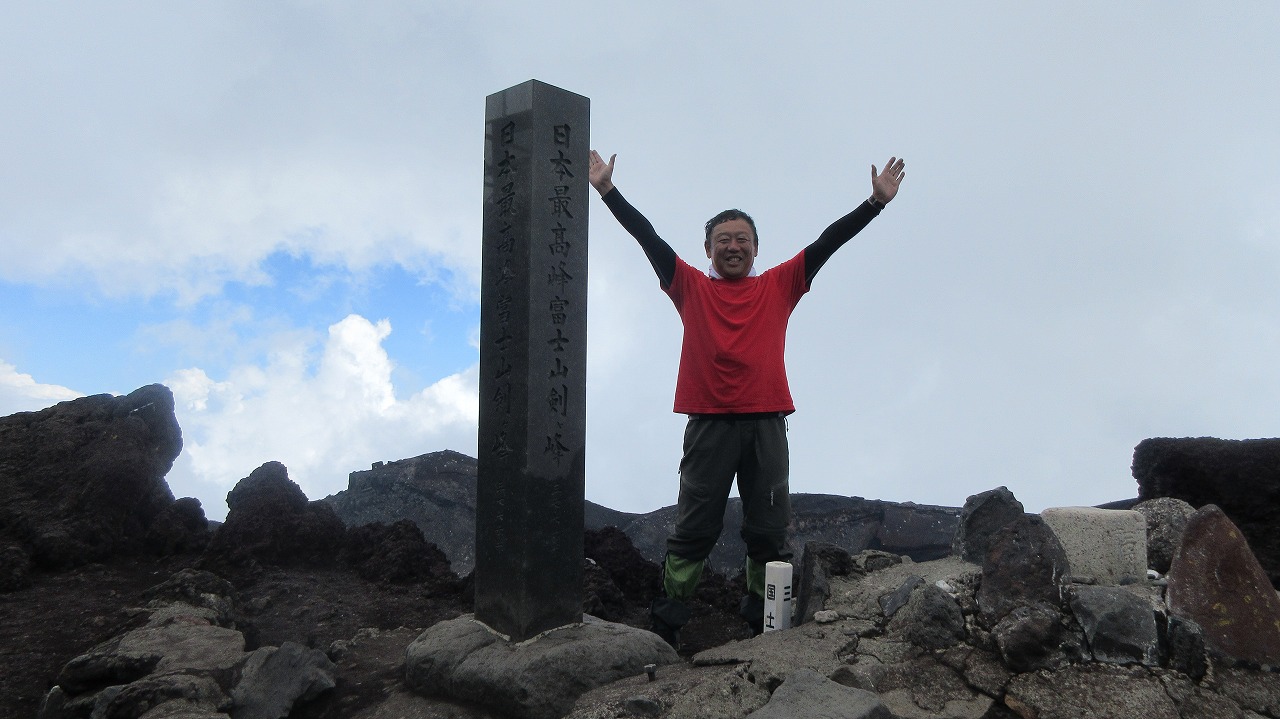 還暦富士登山 日本最高峰剣峰3776m12時間30分_b0163804_19235010.jpg