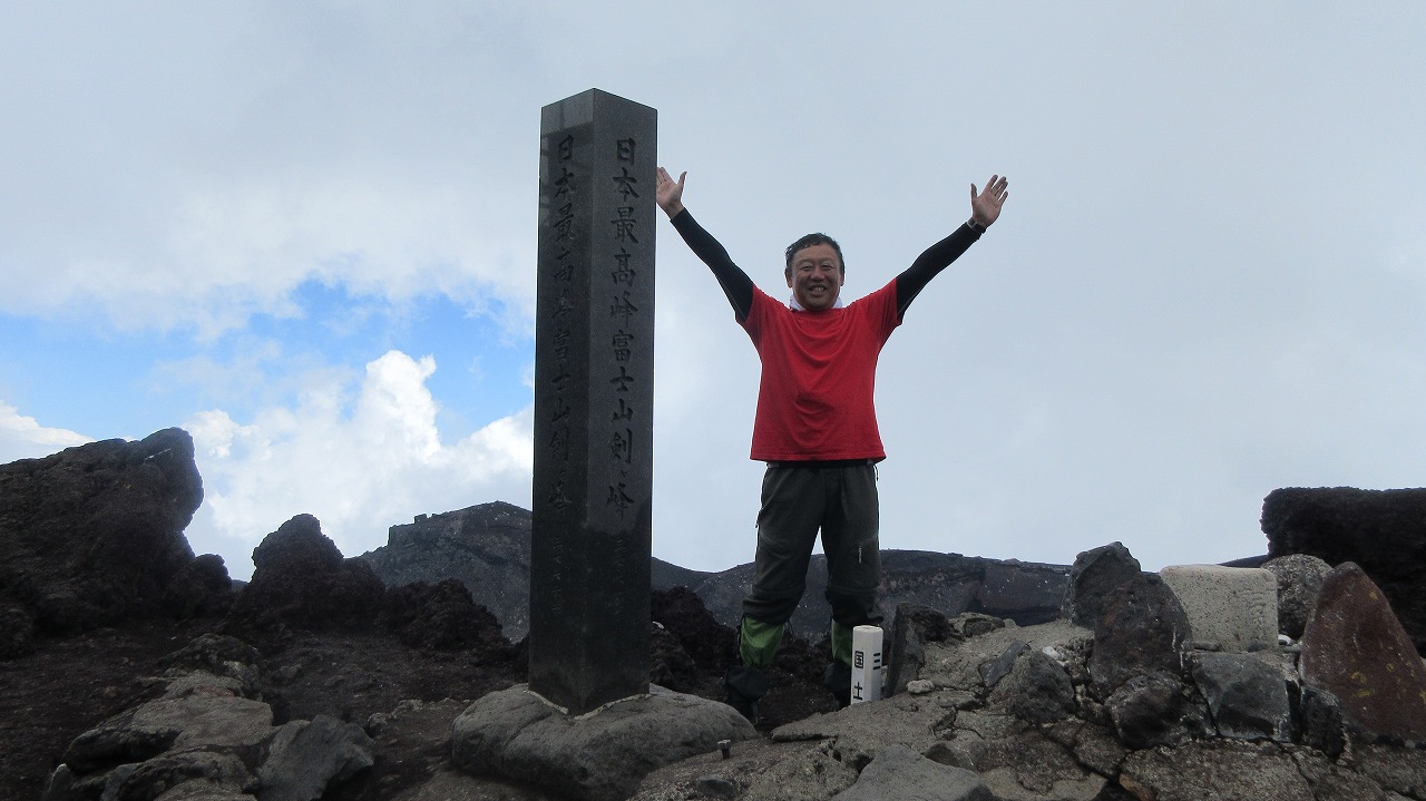 還暦富士登山　日本最高峰剣峰3776m12時間30分_b0163804_19235010.jpg