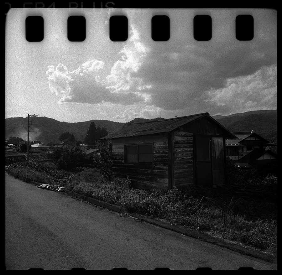 ましかく写真】Rolleiflex SL26 ― レンズ交換式インスタマチック ましかく写真】Rolleiflex SL26 ― レンズ交換式インスタマチック