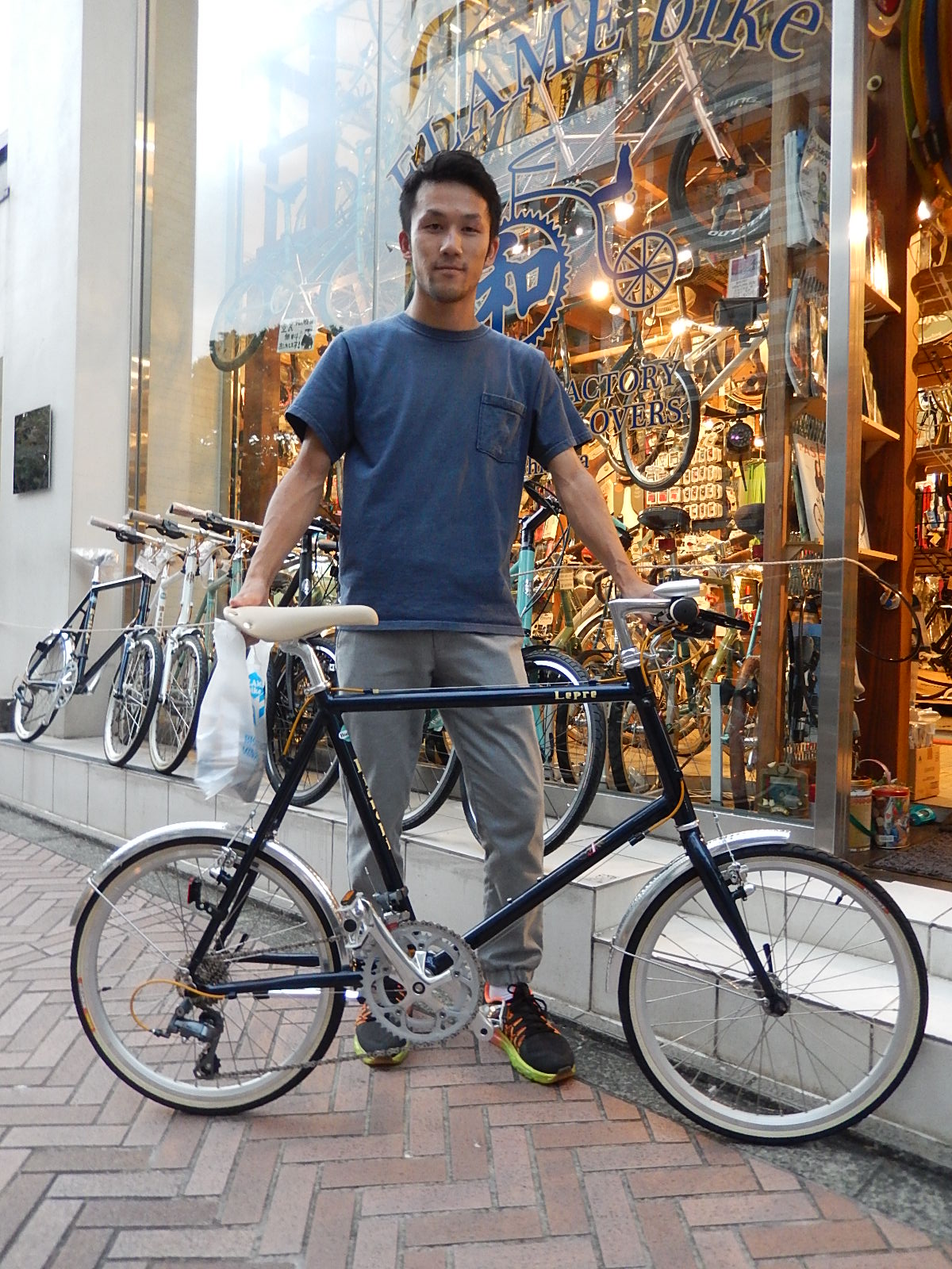 8月8日　渋谷　原宿　の自転車屋　FLAME bike前です_e0188759_19385519.jpg