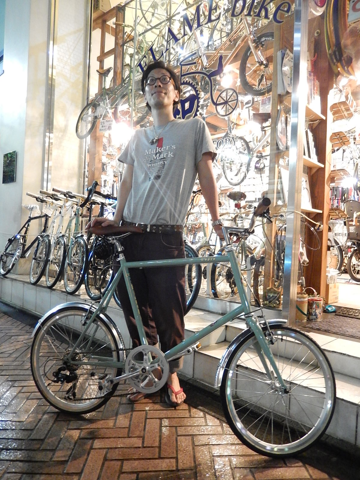 8月8日 渋谷 原宿 の自転車屋 FLAME bike前です_e0188759_19394724.jpg