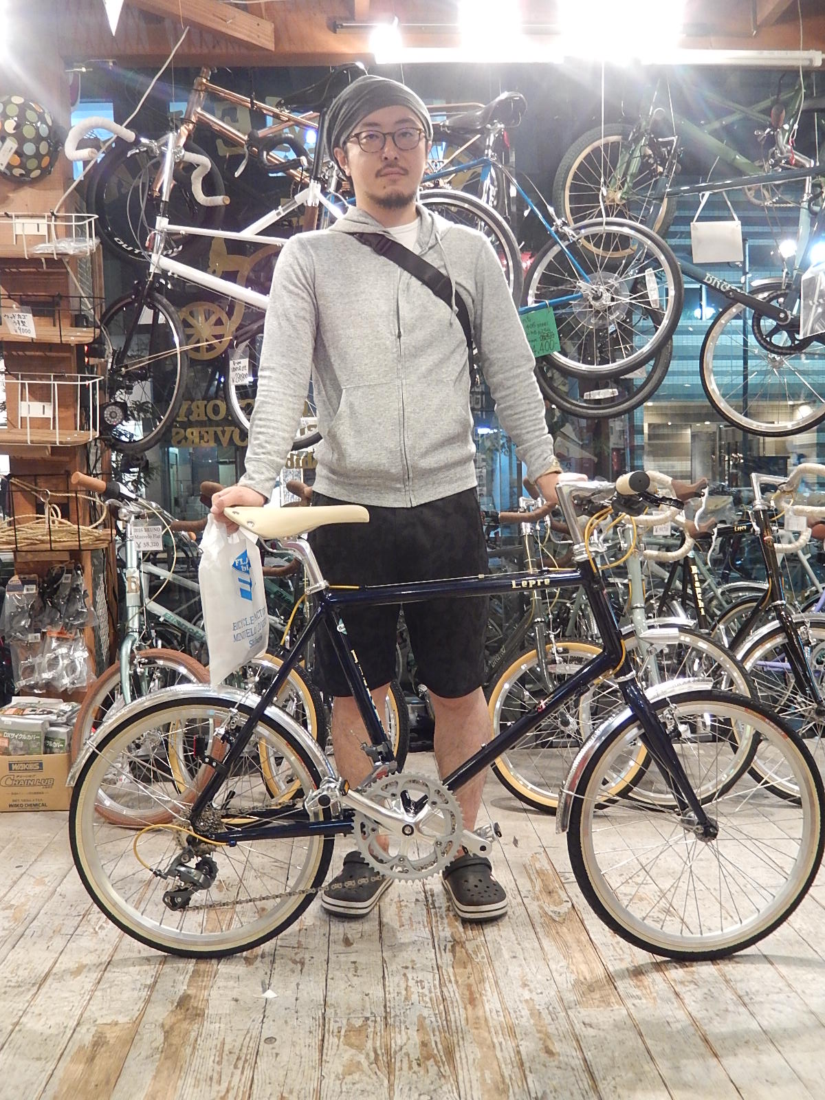 8月8日 渋谷 原宿 の自転車屋 FLAME bike前です_e0188759_19405427.jpg