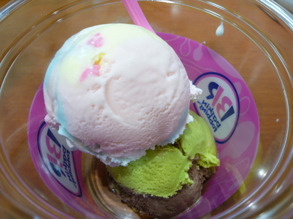 サーティワンアイスクリーム 池袋店_c0152767_22204816.jpg