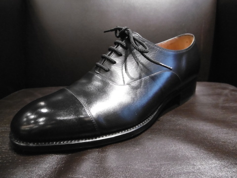 銀座ヨシノヤ ハンドソーンウェルテッド製法 ストレートチップ 九分仕立て 黒 銀座ヨシノヤ ハンドソーンウェルテッド製法 ストレートチップ 九分