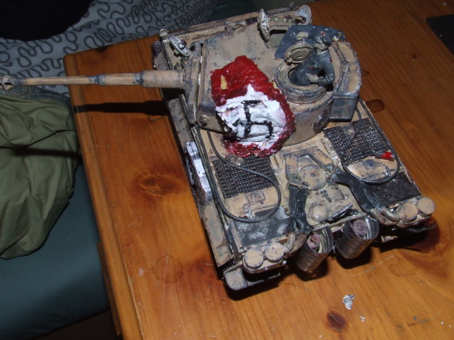 牛カルビのようなハーケンクロイツ旗 せどり氏の散歩道