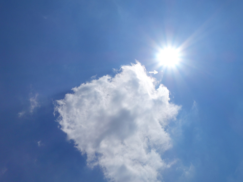 3秒間の太陽とオーブと雲 なぬ 3秒間の太陽とオーブと雲 なぬ
