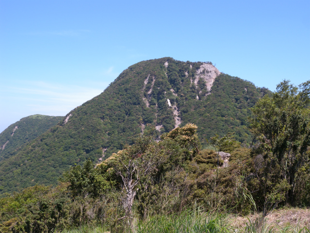 山の日の登山は鶴見岳！_e0272335_1939444.jpg