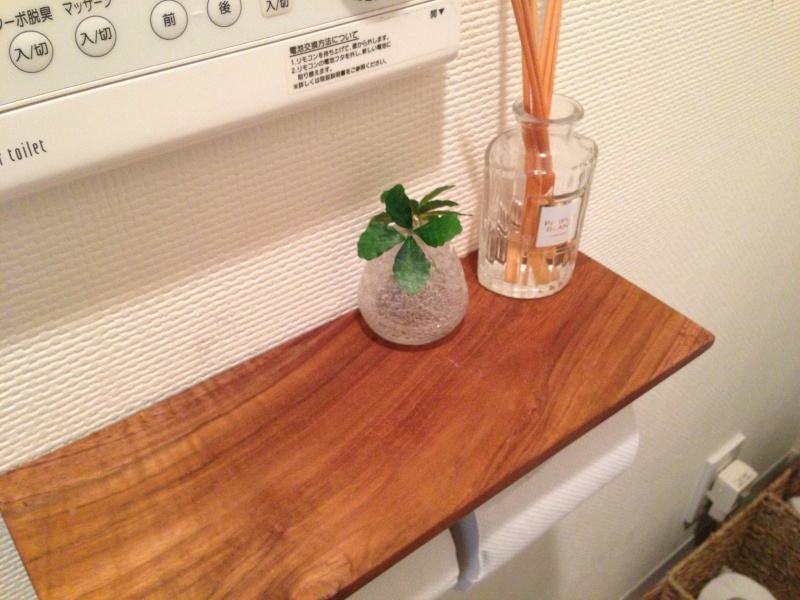 トイレットペーパーホルダーが大変だったことと、ふりかけの収納。_f0370138_11252566.jpg