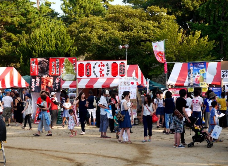 　　砂の丸広場にて_b0093754_20362015.jpg
