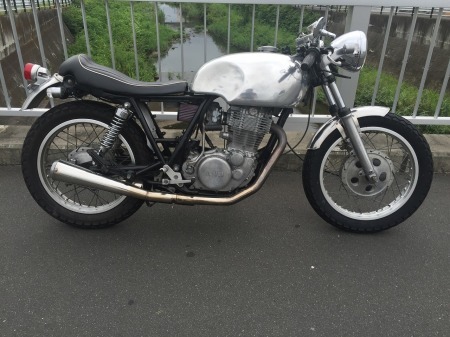 Sr400アルミタンク セパハン カフェ仕様販売車両 In Your Life イン ユア ライフ モーターサイクル バイク屋のブログ