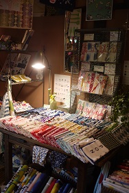 「てぬぐい展」こんな感じ。。です=篠山・ハクトヤ_f0226293_9145512.jpg