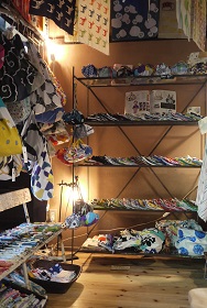 「てぬぐい展」こんな感じ。。です=篠山・ハクトヤ_f0226293_915224.jpg
