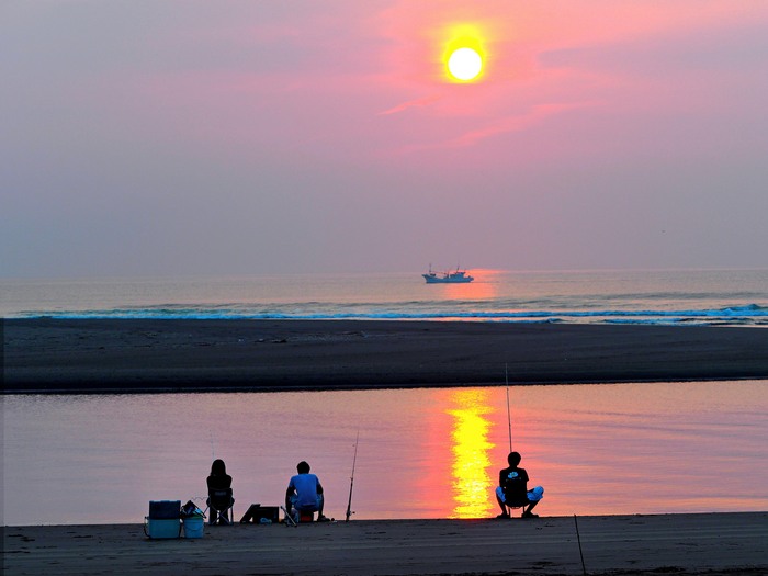 河口の釣り人_c0235114_10552540.jpg