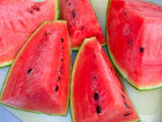 スイカの切り方 種の並びが面白い 気ままにhikkoro日記 スイカの切り方 種の並びが面白い 気ままにhikkoro日記
