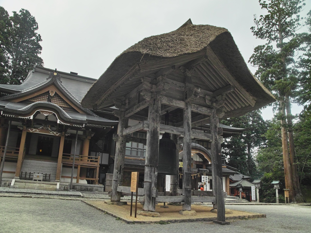 花が行くてを阻む鳥海山：月山５_c0008948_11554516.jpg